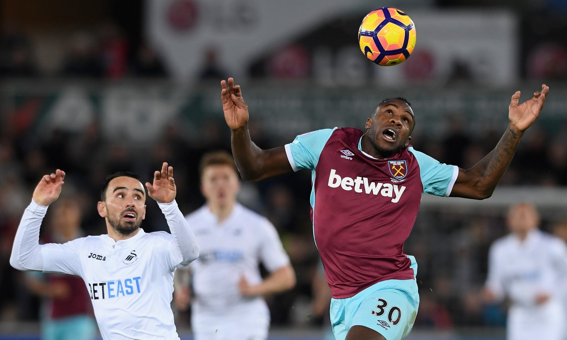 更加努力地 更加努力地